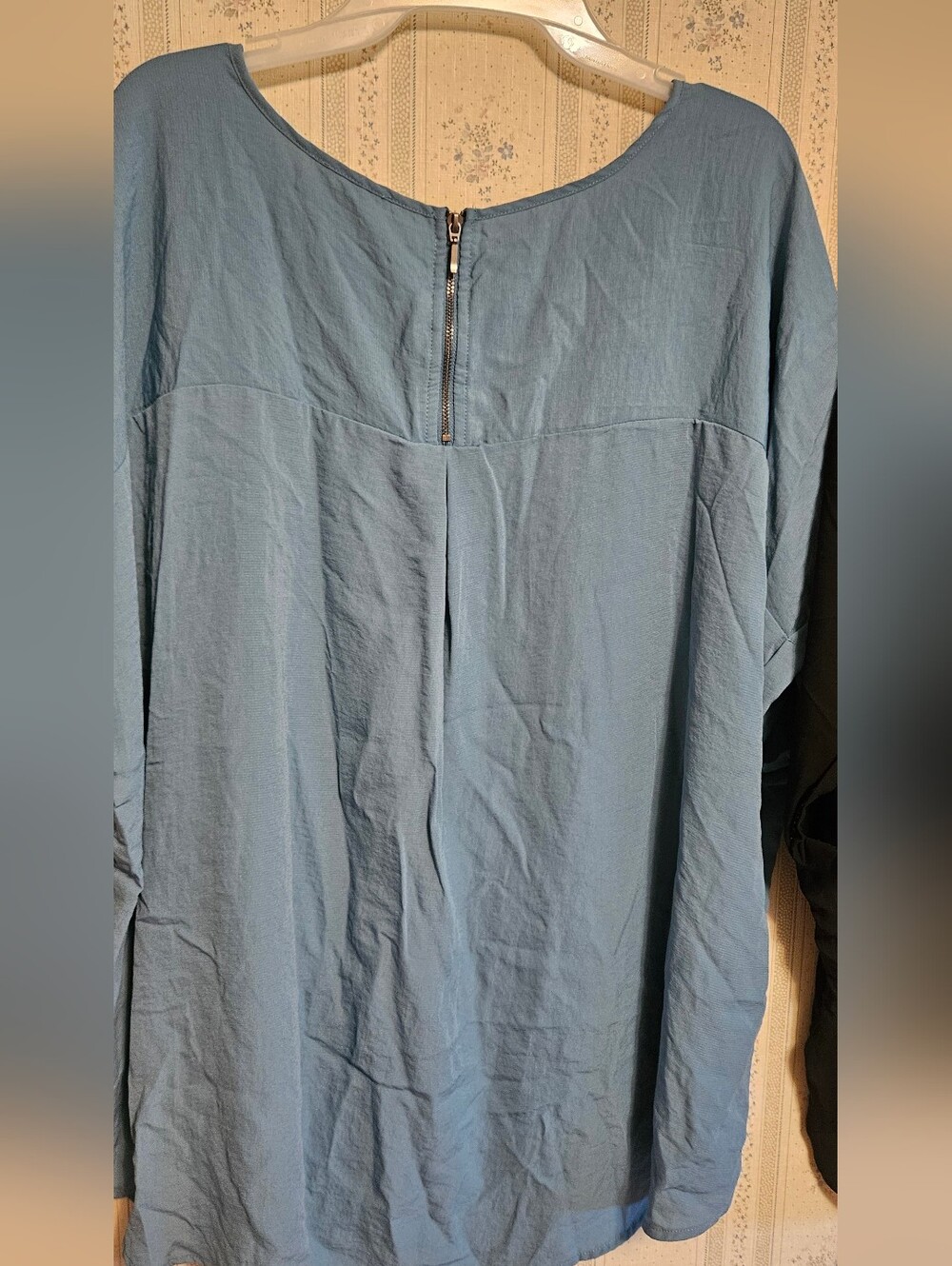 2 Torrid Tops 3x - Picture 4 of 5